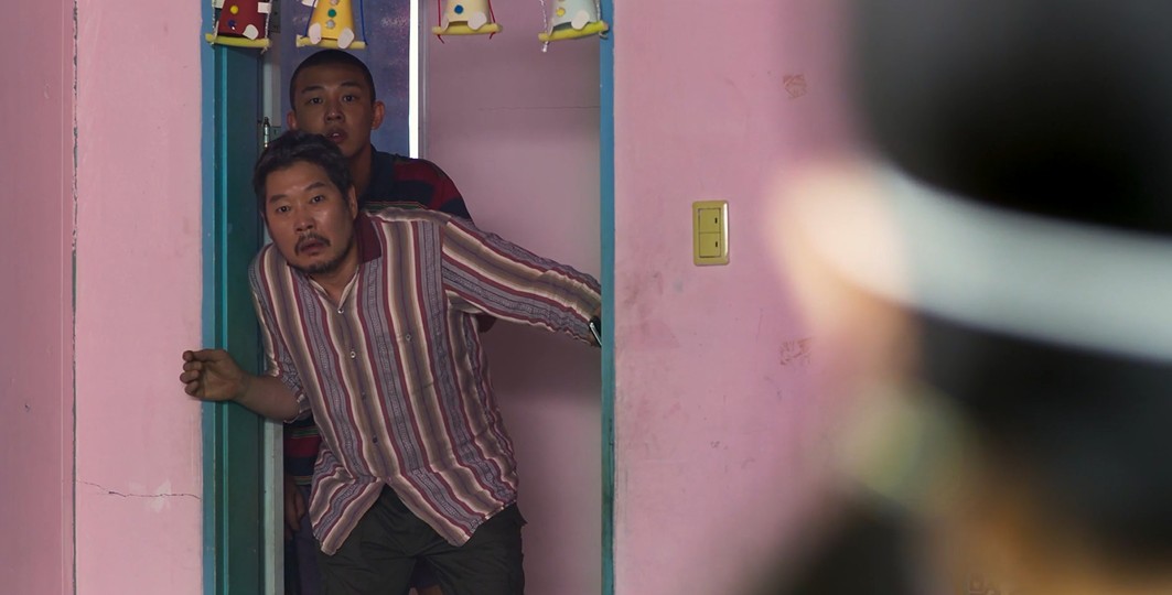 绑匪绑架一个女孩后怀疑人生,绑架犯绑架女孩子恐怖电影