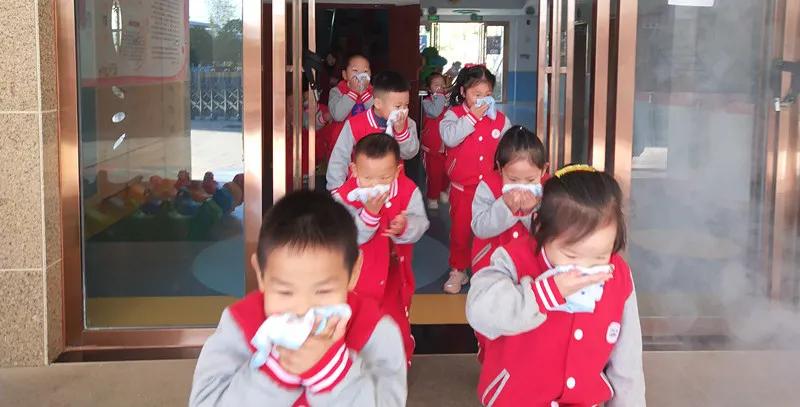 关于119消防的演练视频,119消防宣传日逃生视频