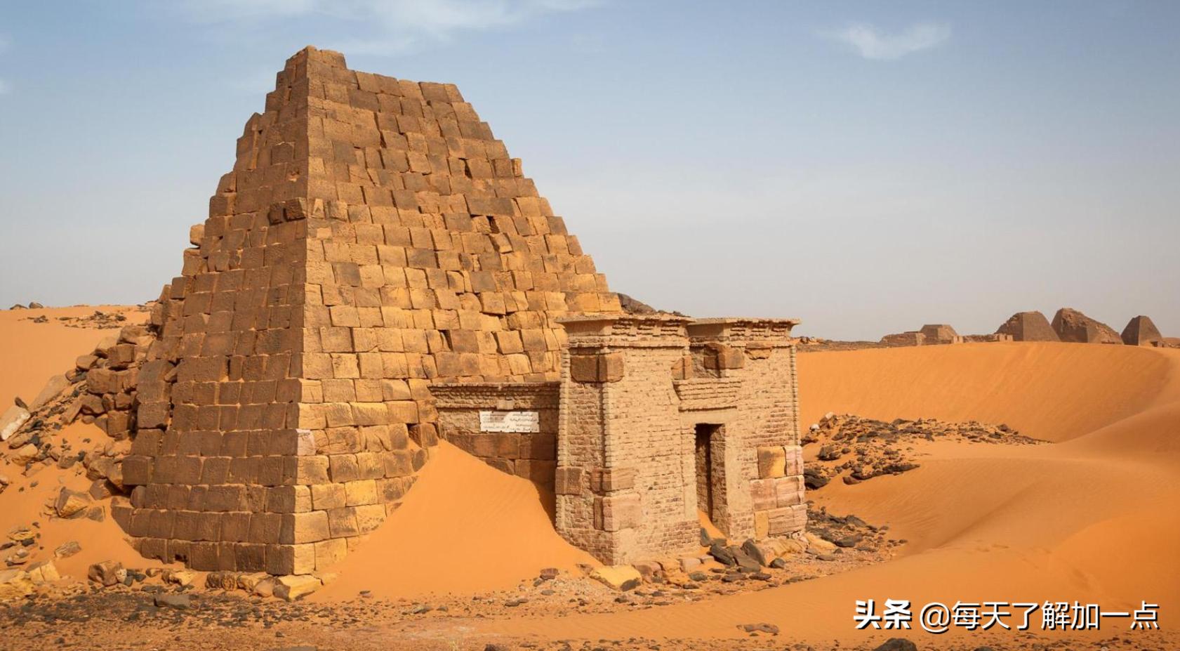 探秘古埃及神秘的金字塔建筑,考古学家发现金字塔遗迹