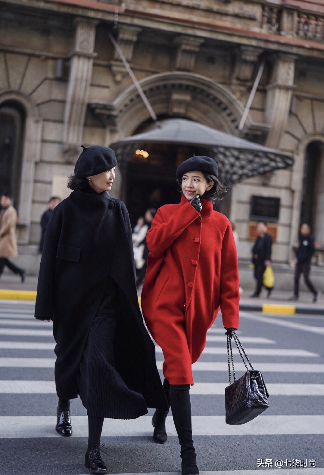 冬天不露腿怎么穿的保暖又显瘦,三木母女紫色连衣裙穿搭