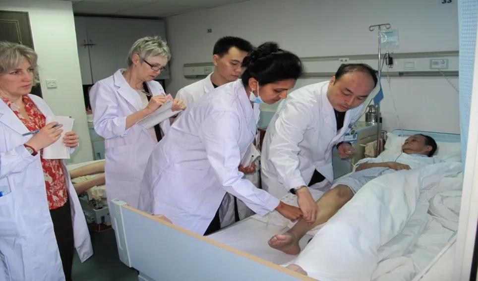 岭南飞针传承人陈秀华教授,岭南非遗针灸手法视频