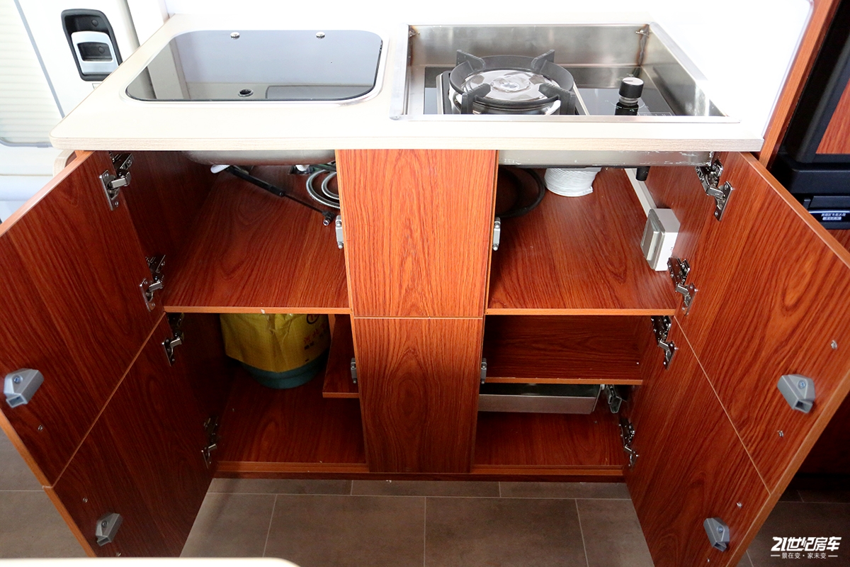 最便宜五十铃700p房车价格,2021款五十铃700p无疆四驱房车