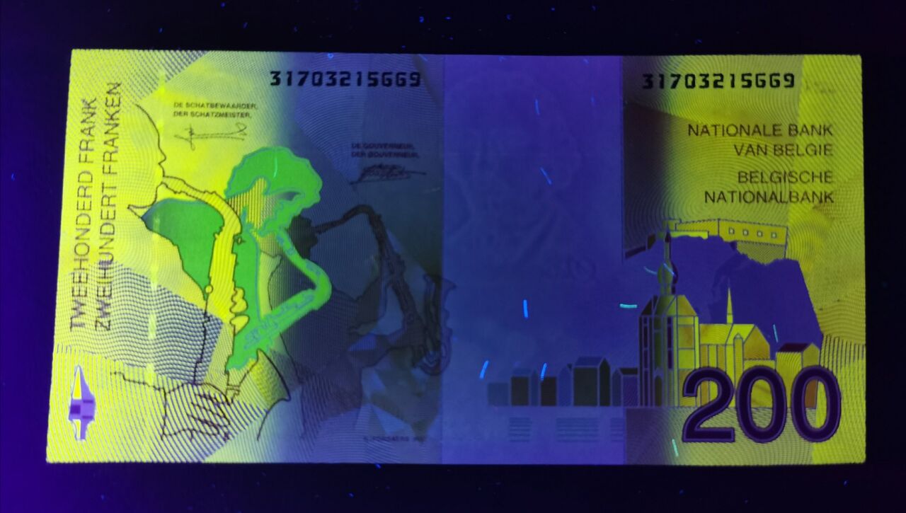 比利时200法郎赏析，萨克斯的名称来源于这位乐器大师的姓氏