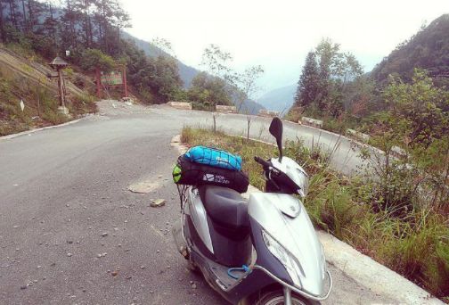 骑铃木uu125走川藏线的人多么,骑铃木uu去草原