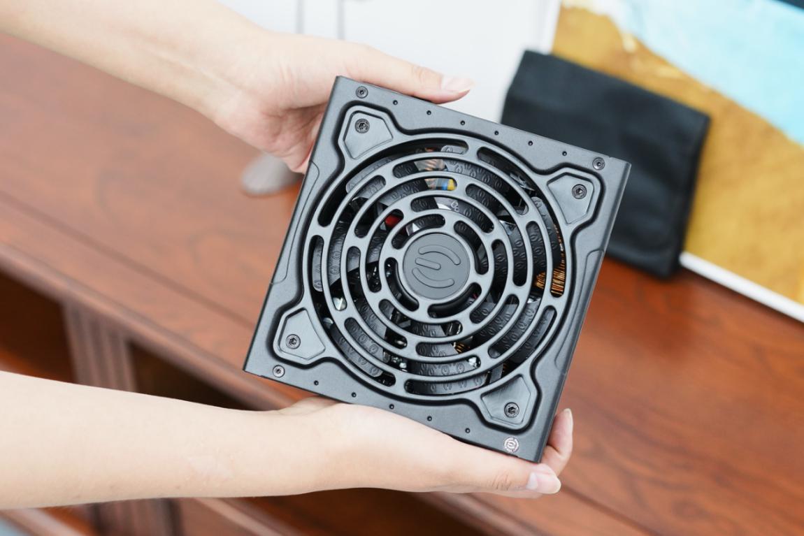 动力澎湃电驱加速,evga钛金电源