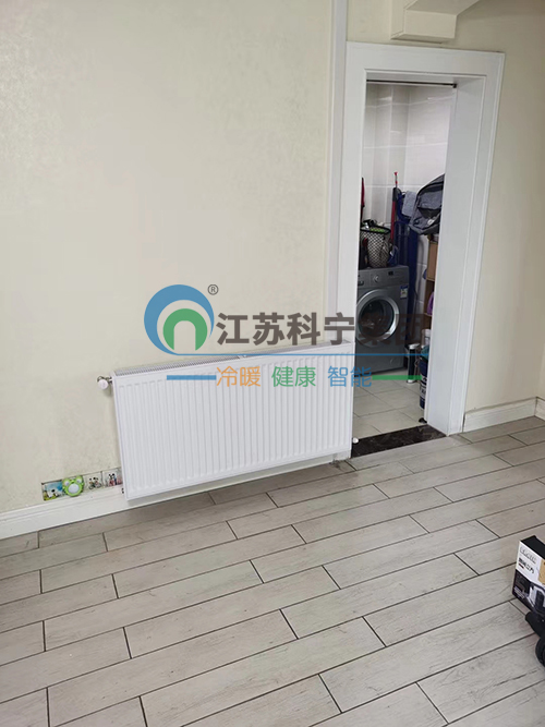 高层小户型暖气片安装,精装房明装暖气片实例