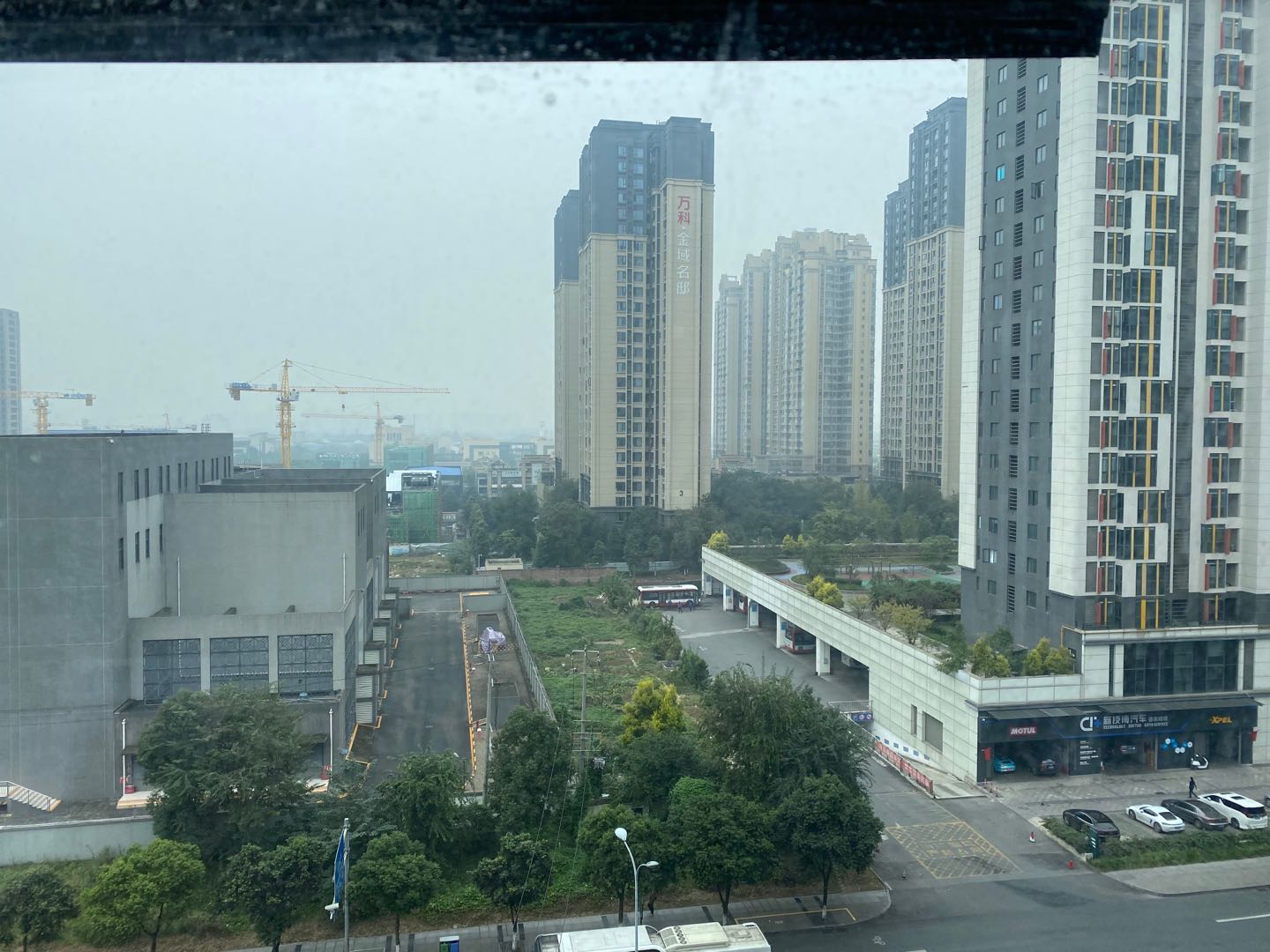 玻妞198擦玻璃机器人评测,擦玻璃窗机器人好用吗