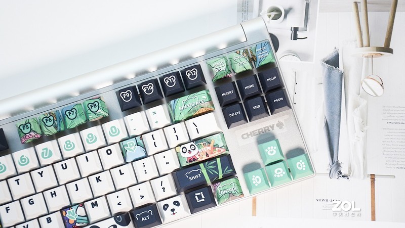 国风涂装键盘,樱桃mx1.1红轴机械键盘测评