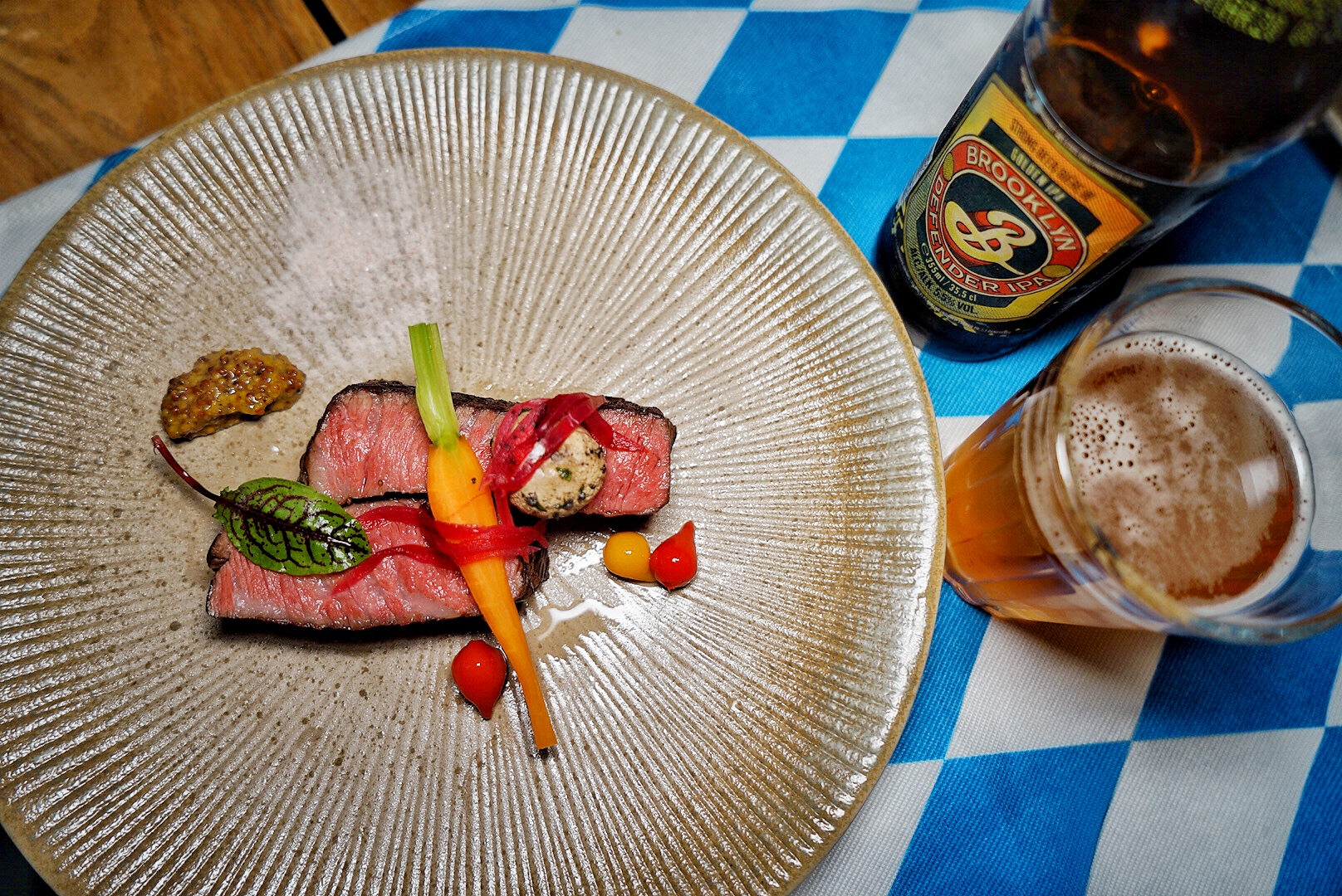 花式喝啤酒的正确方法,啤酒最流行喝法视频教程