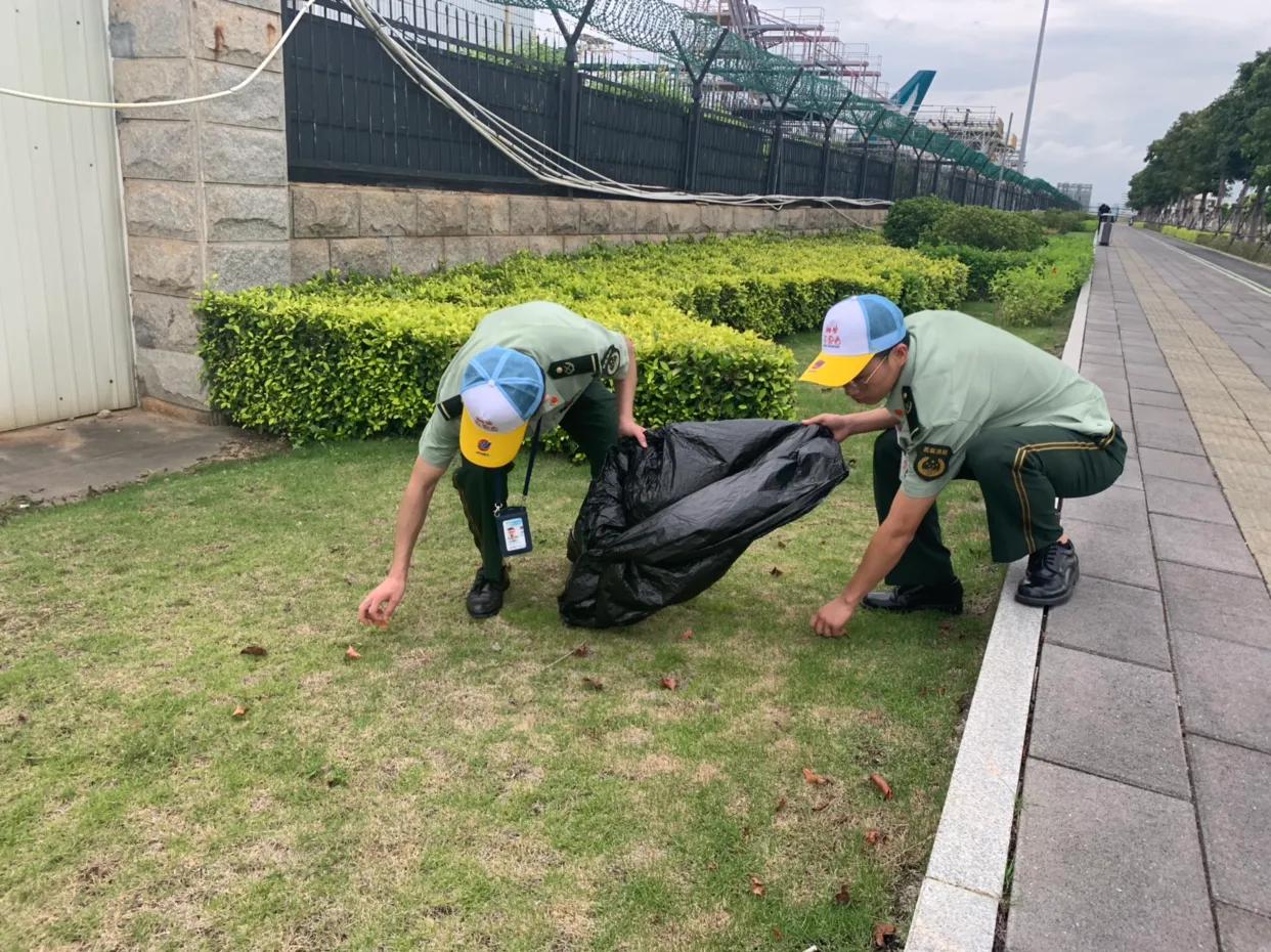 元翔厦门空港团委组织开展“美丽空港”主题志愿者活动