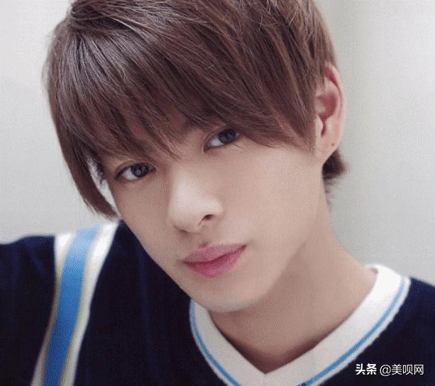 易烊千玺帅哥照片高清,易烊千玺帅哥图片