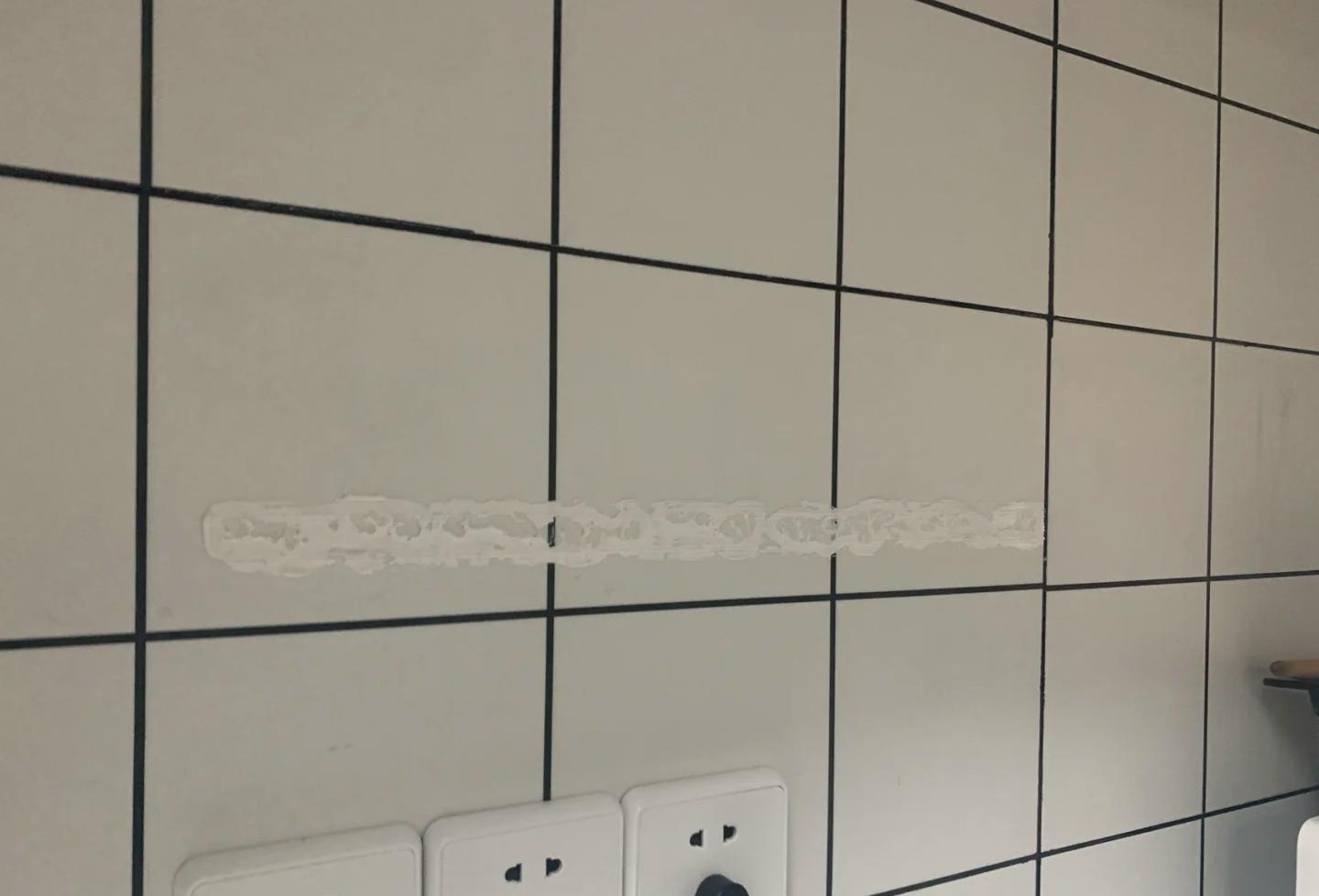 厨房置物架是打孔的好还是粘的好,厨房壁挂式免打孔置物架靠谱吗