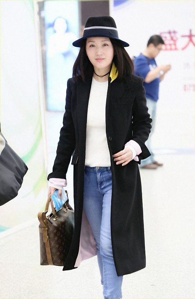 47岁杨钰莹雪地图片,48岁杨钰莹皮肤白