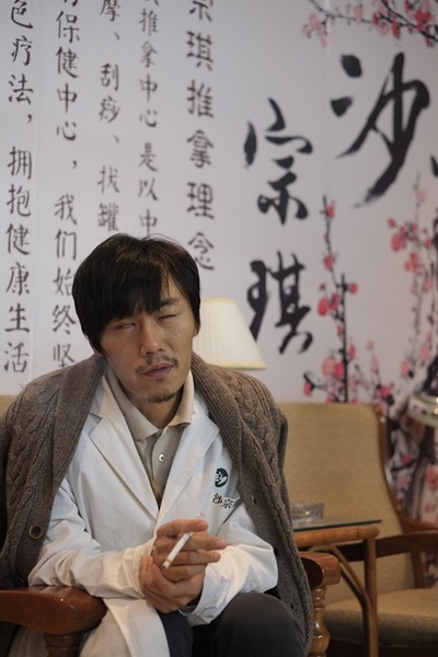 它拍出了盲人难以启齿的“性”,获奖无数,却连本钱都没有收回来