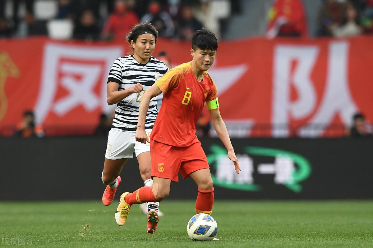 男足女足精彩表现,中国女足硬核秀腹肌王霜