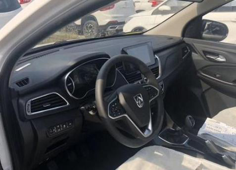 宝骏7302019款原车大屏咋操作,宝骏730对比宝骏730混动