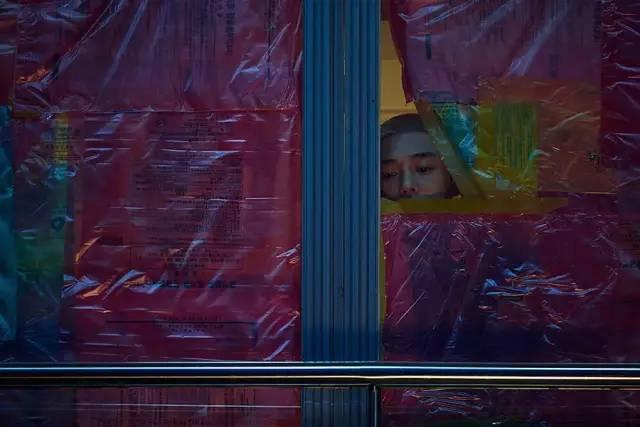 刘亚仁朴信惠阵容强大，韩国丧尸大片《活着》比釜山行2好看？