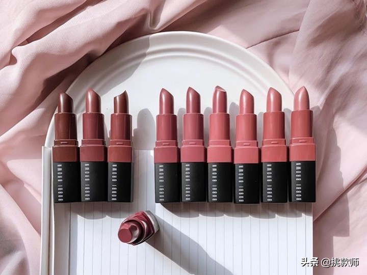 mac唇膏2022春季新品,阿玛尼挚爱唇膏201试色