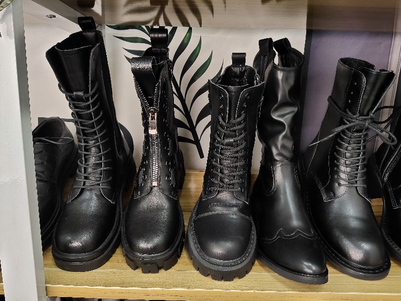 马丁靴百搭,经典款马丁靴秋冬必备