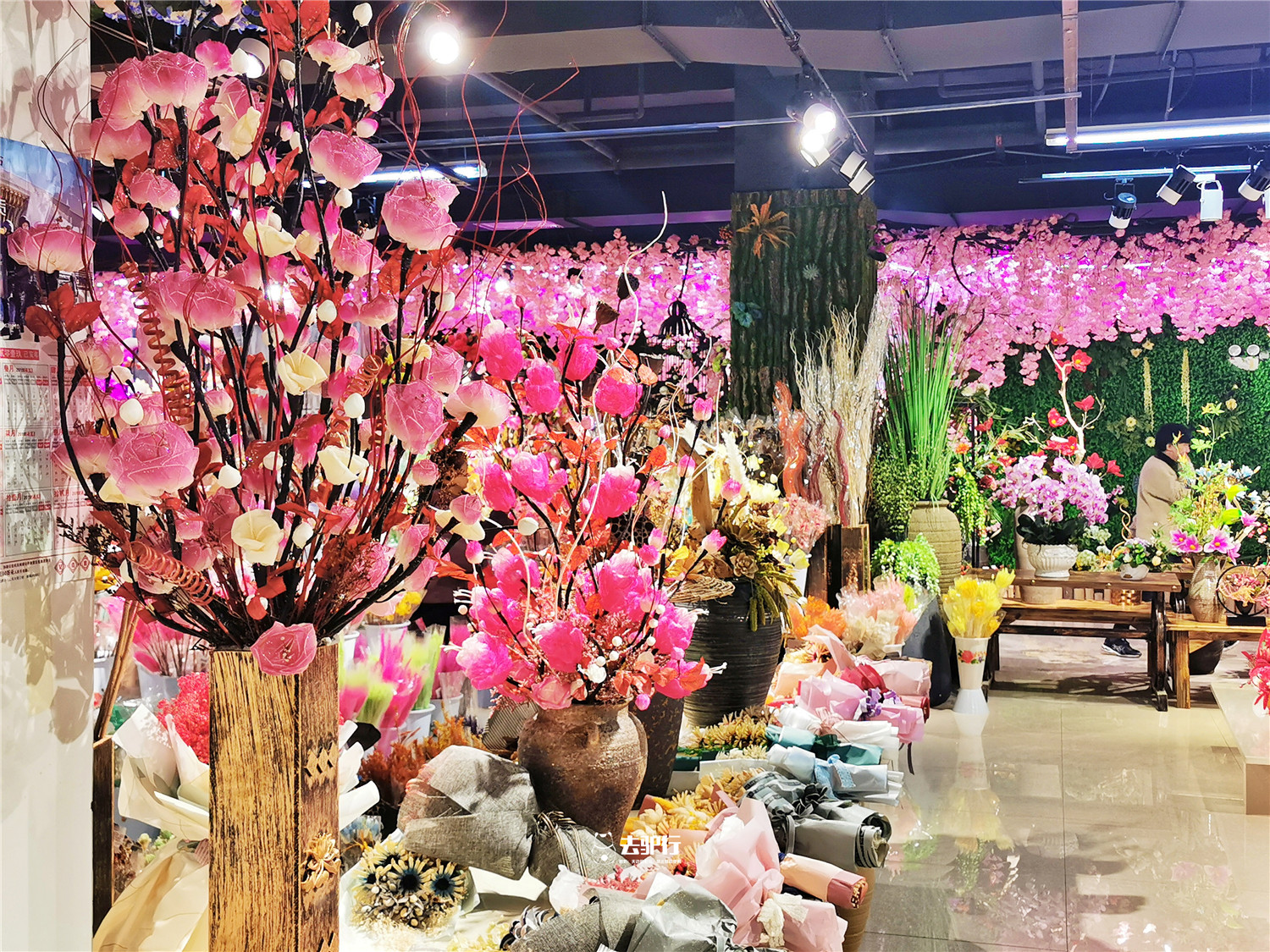 中国最大的鲜花批发市场在哪里啊,中国最大的鲜花市场