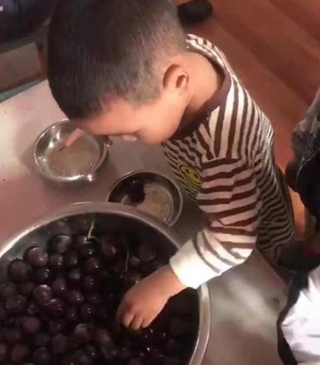 自己孩子犯错不要总给他找借口,孩子犯错不要只是数落