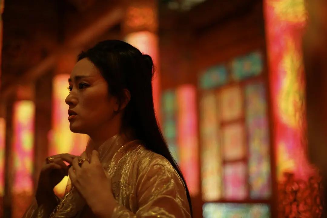 满城尽带黄金甲值得看吗,满城尽带黄金甲的深度解析