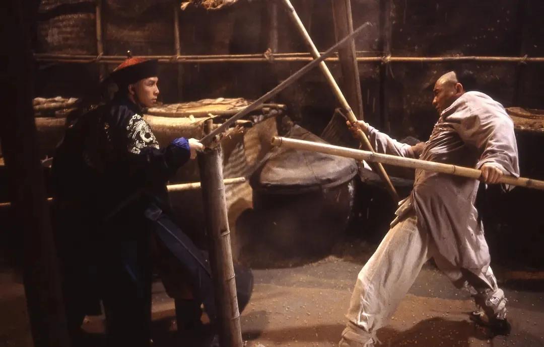 黄飞鸿和叶问谁的功夫更厉害,黄飞鸿和叶问差了多少年