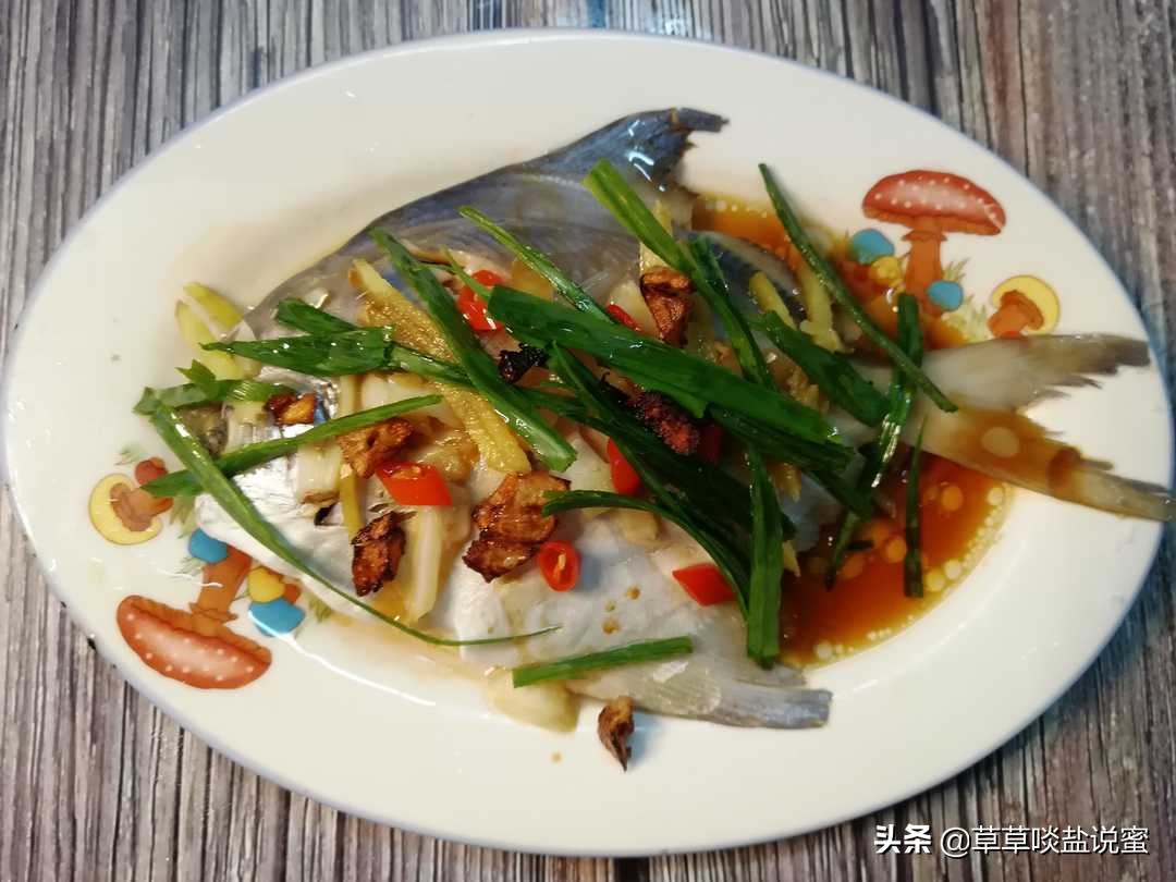 正宗清蒸鲳鱼的刀法,清蒸银鲳鱼的正宗制作方法