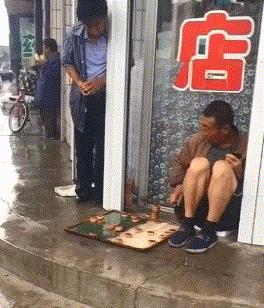 玉米地发现不明液体怎么办,玉米地发现的怪事