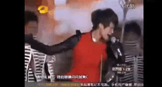 春晚的李谷一跨年的李宇春,李谷一李宇春串烧