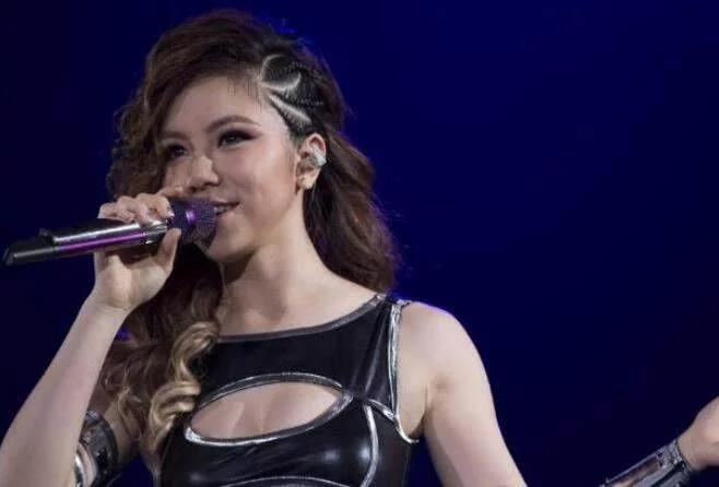 张碧晨邓紫棋歌手唱功对比,张靓颖邓紫棋张碧晨谁的唱功好