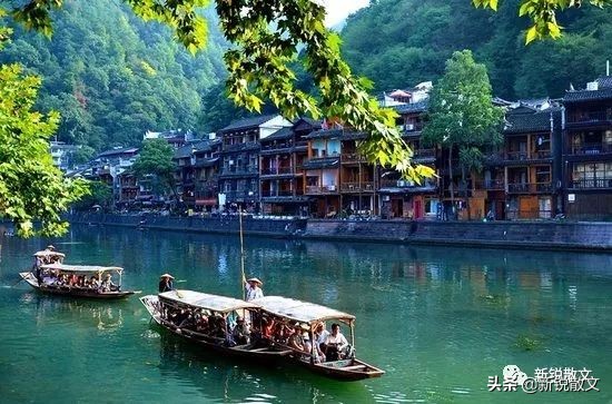 湘西凤凰古城一眼万年,凤凰古城一眼万年