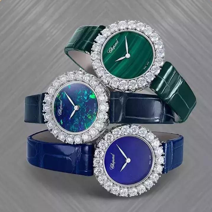 如何在不经意间露出手表,如何在冬天露出自己的手表