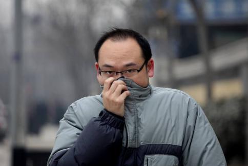 为什么有屁放不出?都是身体在报警!出现这种屁,可能是肠癌信号