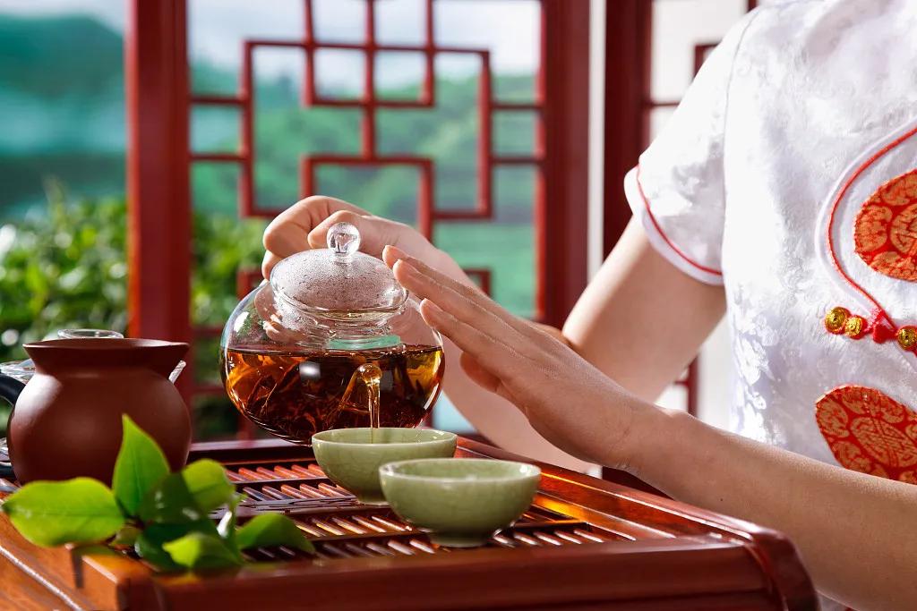 女生喝什么茶养皮肤最有效,茉莉花茶美白功效