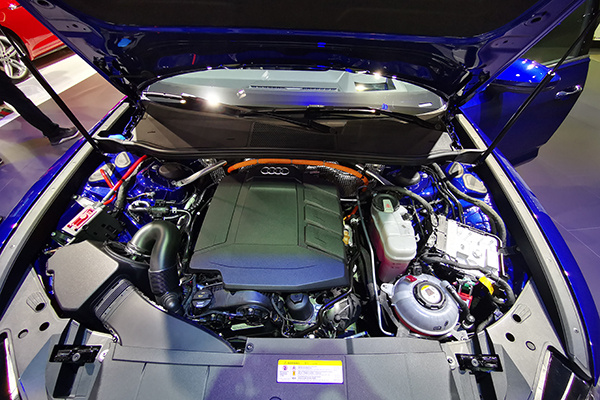 奥迪a6l55quattro,广州车展新款a6