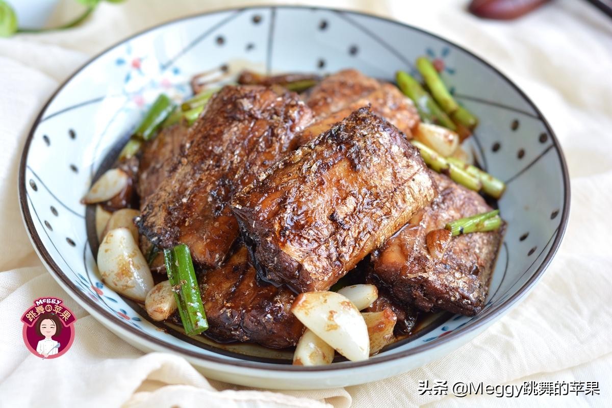 煎带鱼挂糊的正确方法,煎带鱼用什么上浆好煎