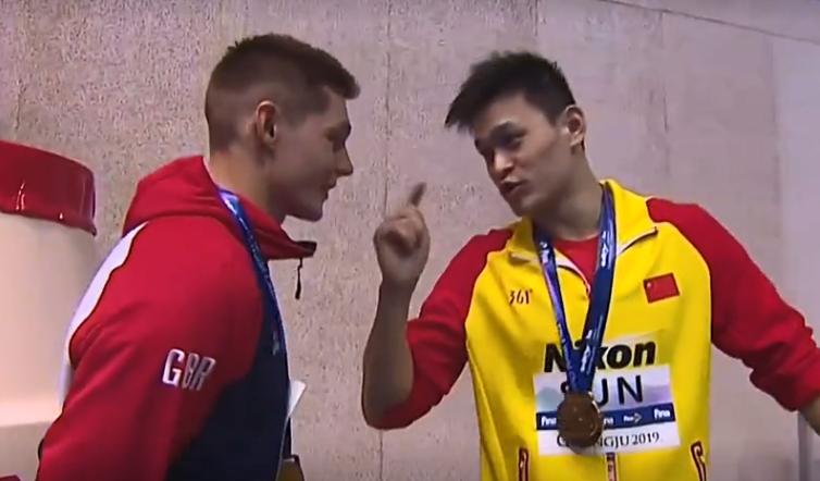 霍顿式闹剧孙杨霸气回应,孙杨霸气回应霍顿动图