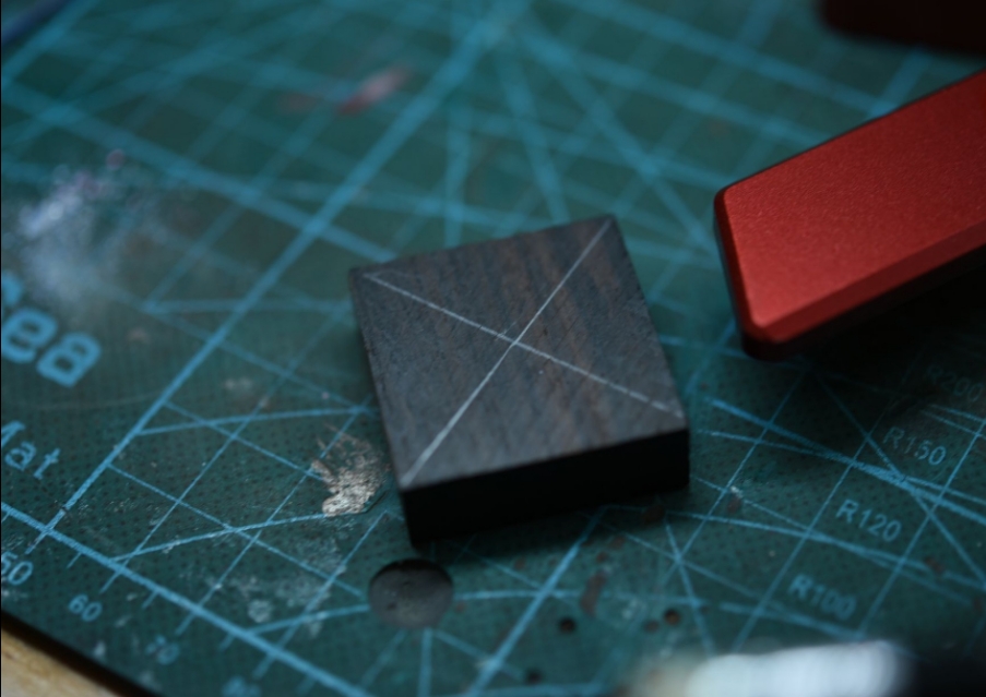 手工制作木质月牙吊坠,手工菱形吊坠的制作方法