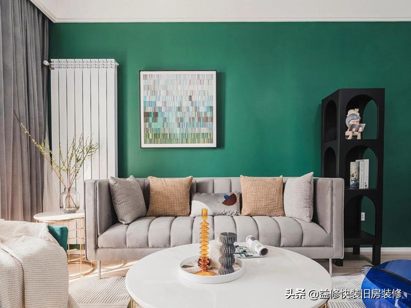 墙面翻新贴墙纸好还是刷乳胶漆,贴墙纸的墙怎么翻新刷乳胶漆