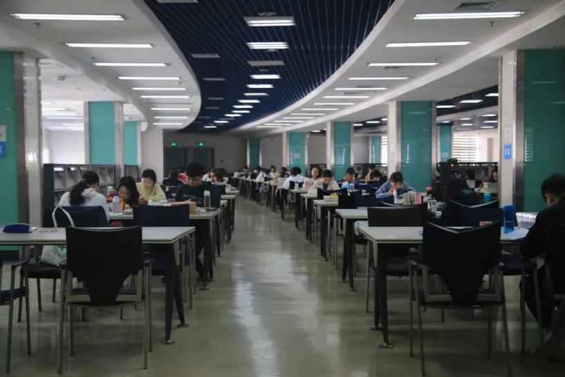 考上职业学院什么感觉,湖北经济学院好考吗