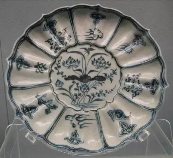 瓷器色彩去哪儿鉴定,怎么鉴定瓷器的纹饰年代