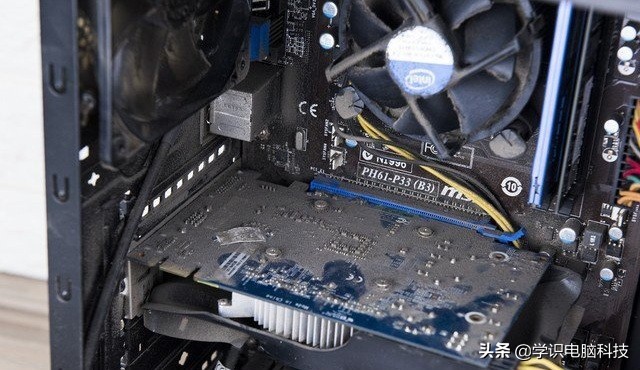 电脑不启动风扇一转一停一直重复,电脑开机转一下又停然后再转再停