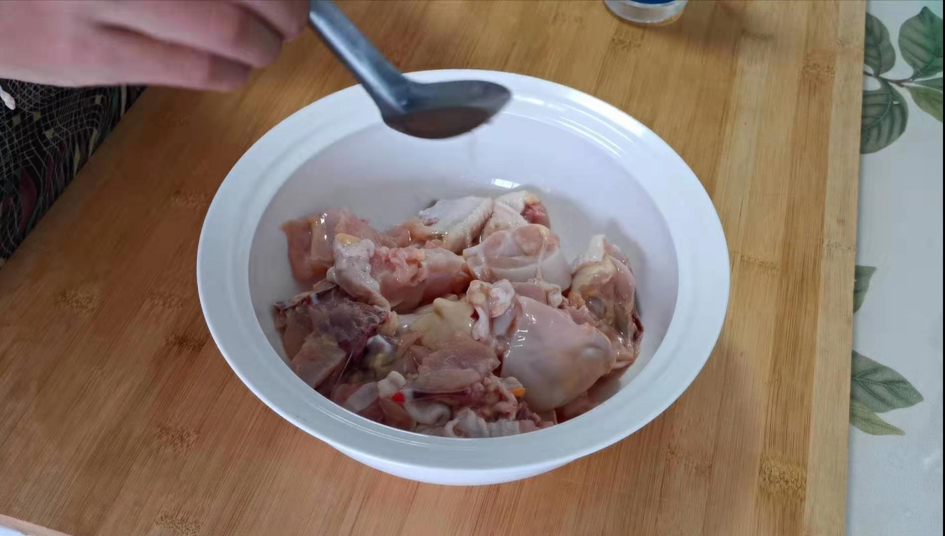 炖鸡肉中途关火再炖能熟么,炖鸡肉切记不要焯水和直接下锅