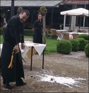 被香槟酒瓶塞打懵是一种什么体验?沙雕们纷纷给出答案