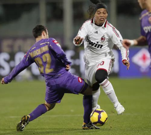 罗纳尔迪尼奥成就了梅西,罗纳尔迪尼奥艺术足球