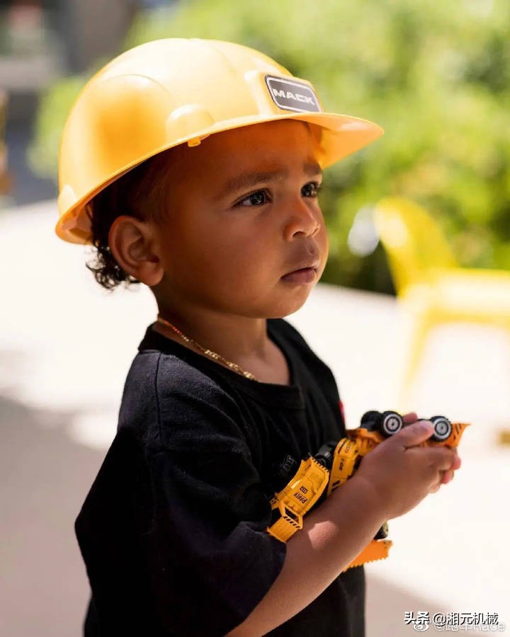 金卡戴珊路虎,金卡戴珊买豪车