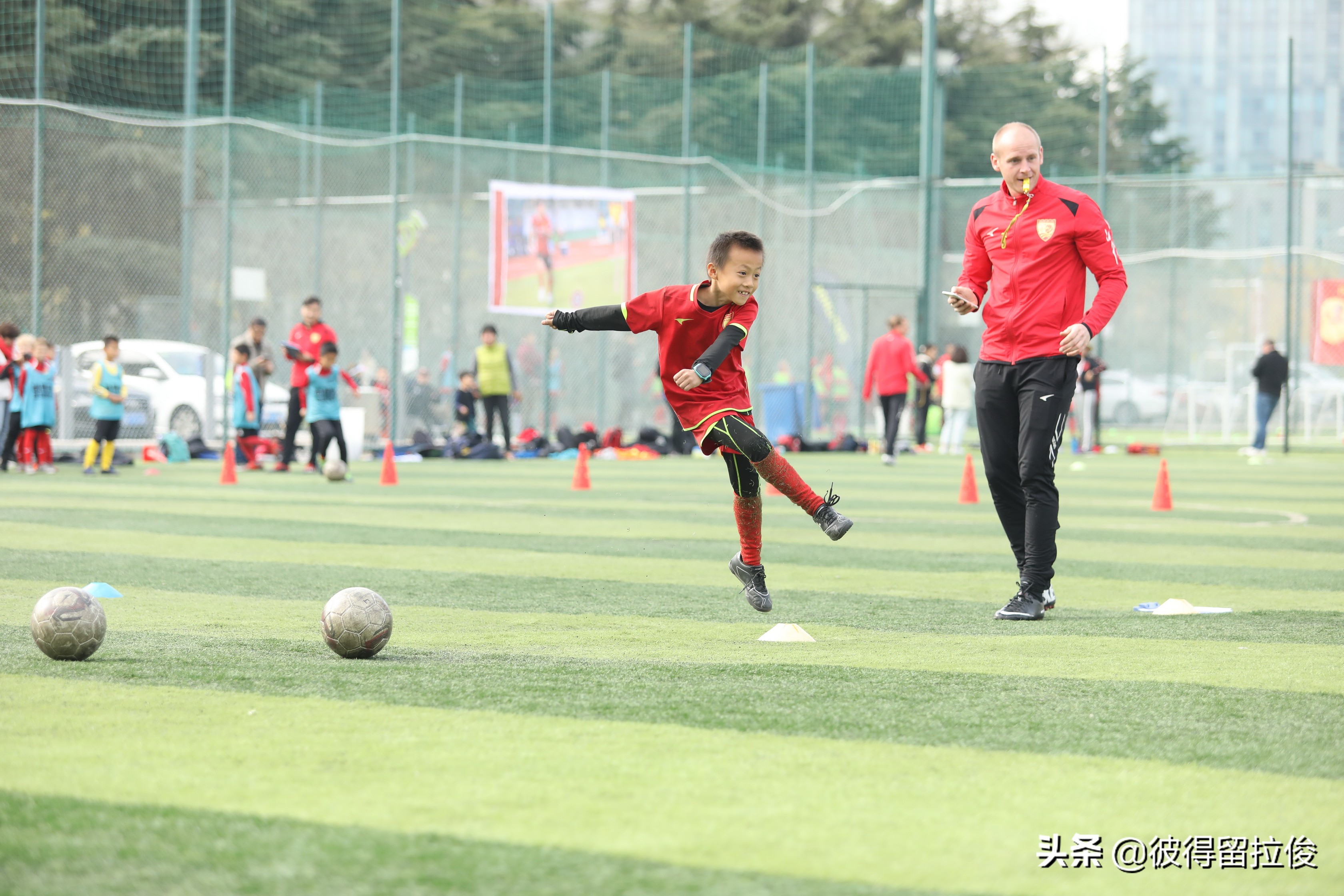 谁是球王！青岛红狮ZOOCHOO足球技能测试火热开启