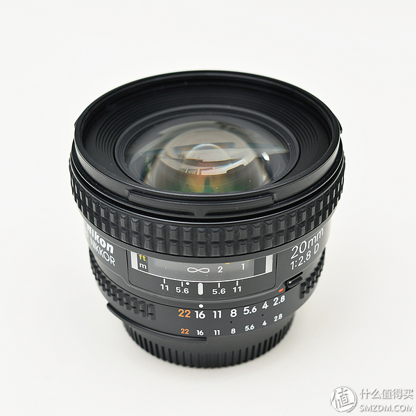 只选一只人像定焦镜头推荐,为什么专业摄影师都喜欢定焦镜头