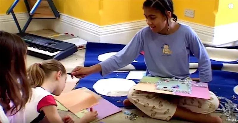 没有大人管的小孩子,没有大人管的孩子